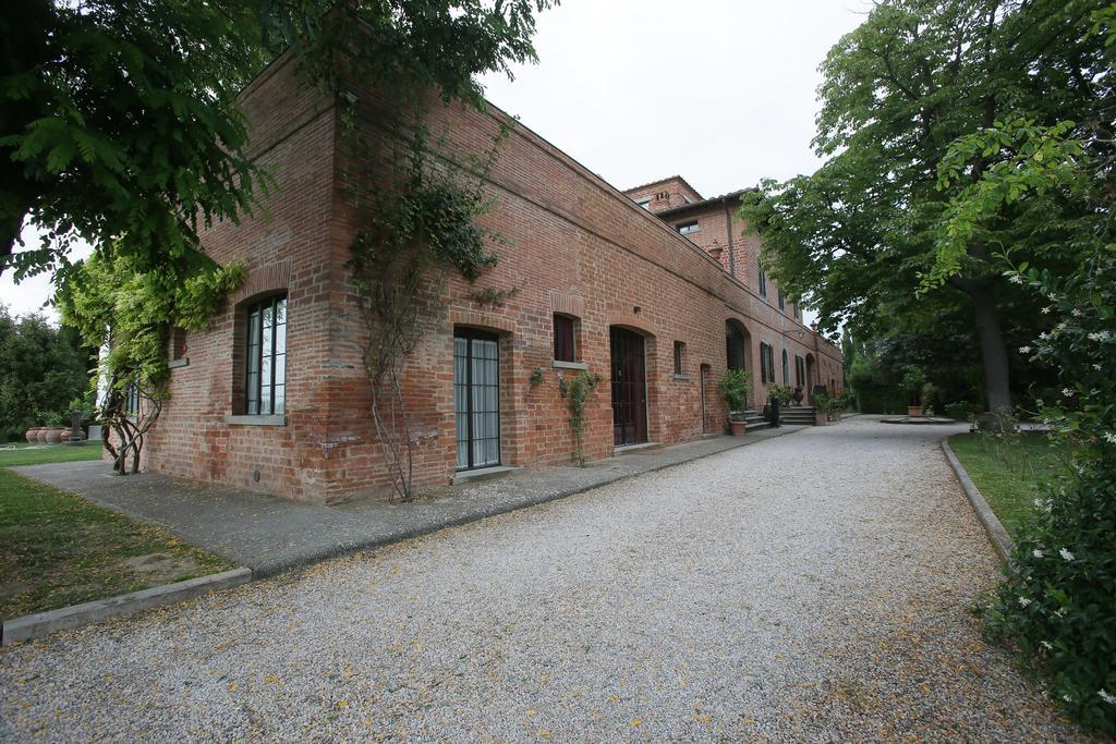 Relais Montemaggiore Bettolle Bagian luar foto