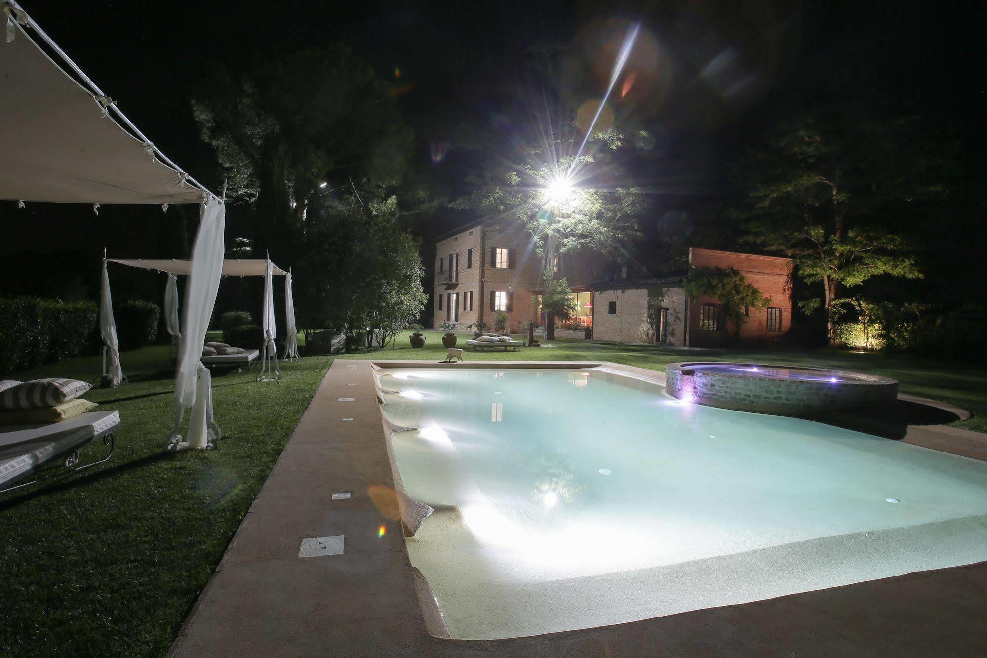 Relais Montemaggiore Bettolle Bagian luar foto
