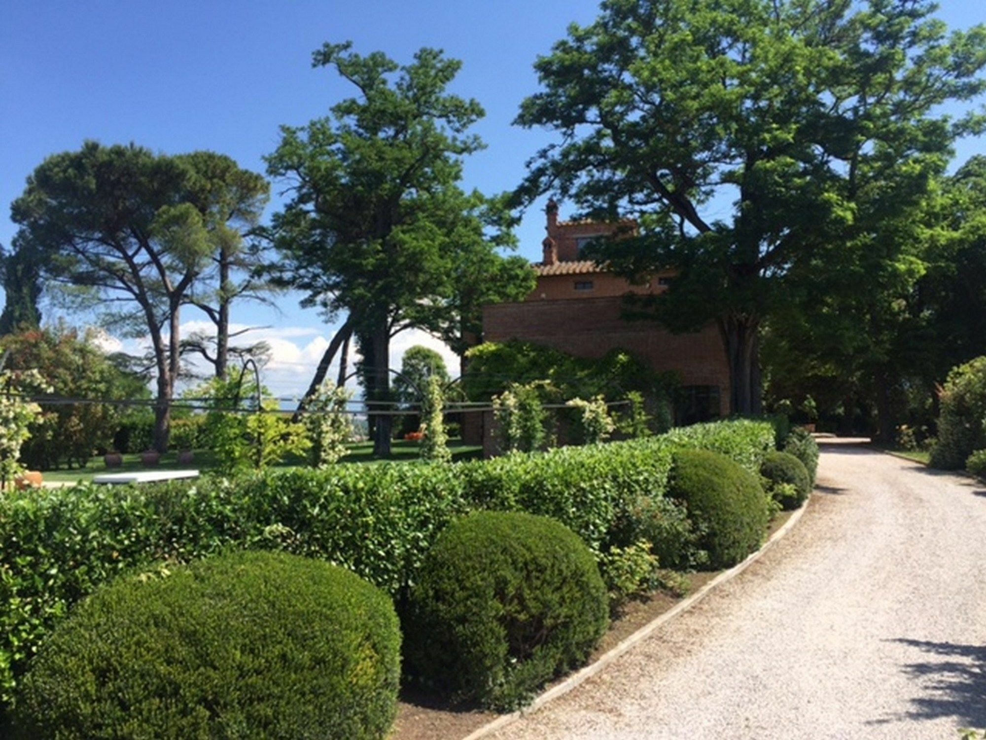 Relais Montemaggiore Bettolle Bagian luar foto