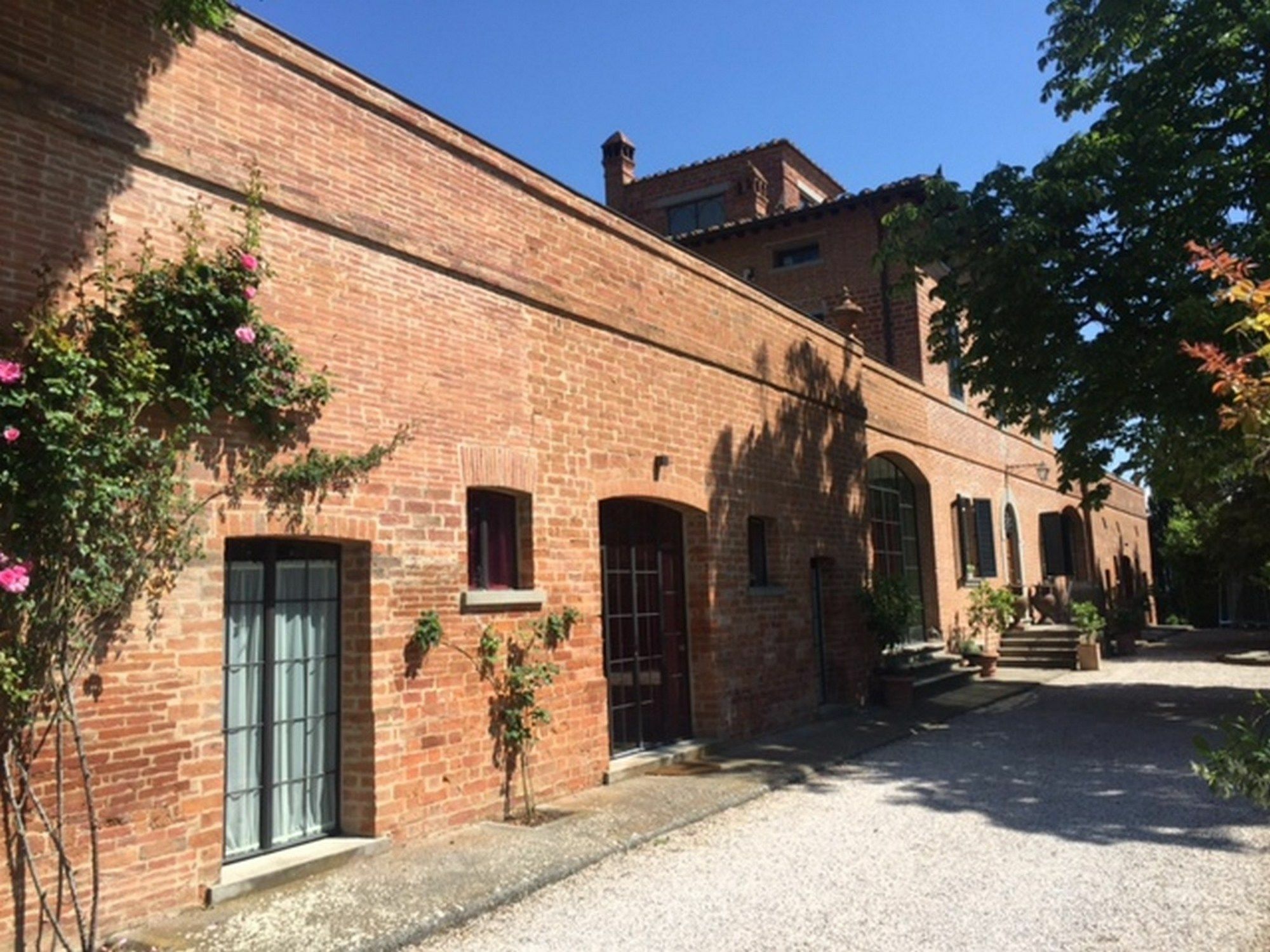 Relais Montemaggiore Bettolle Bagian luar foto